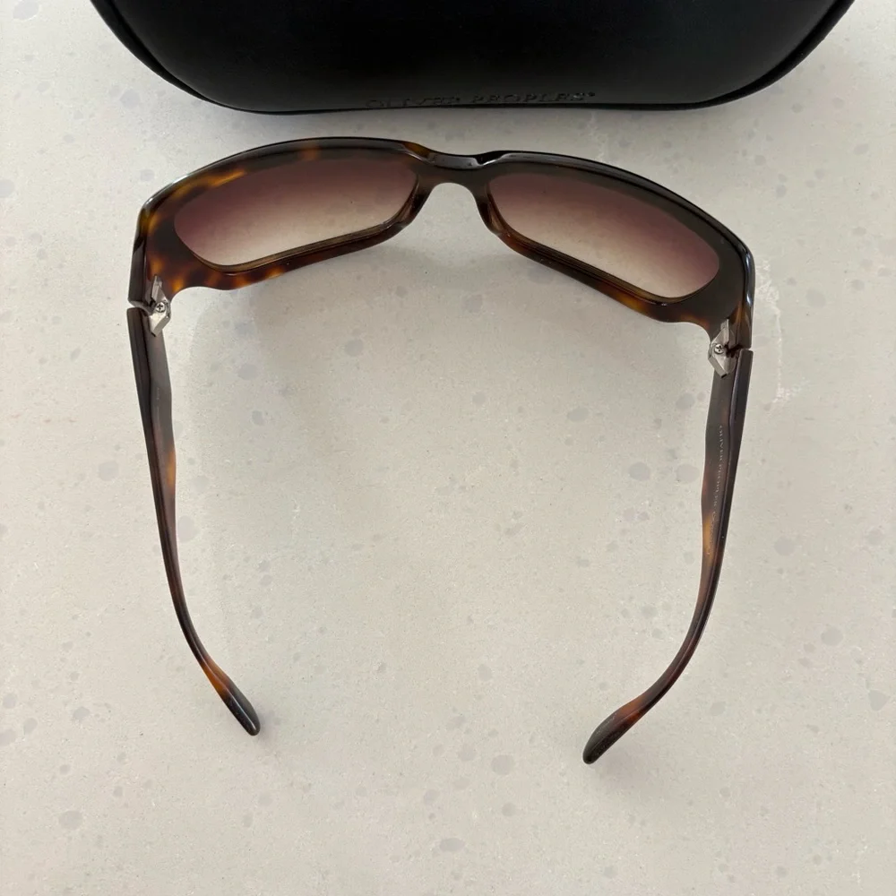 Oliver Peoples Athena Tortoiseshell Sunglasses with Brown Gradient Lenses - Picture 6 of 8